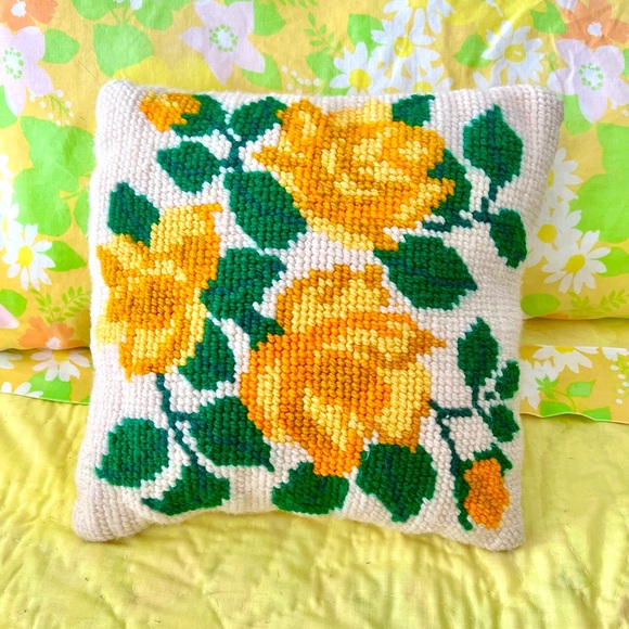 Vintage Other - 🌟2x HOST PICK!🌟 70s Vintage 🌼 WonderArt Quickpoint Kit Throw Pillow